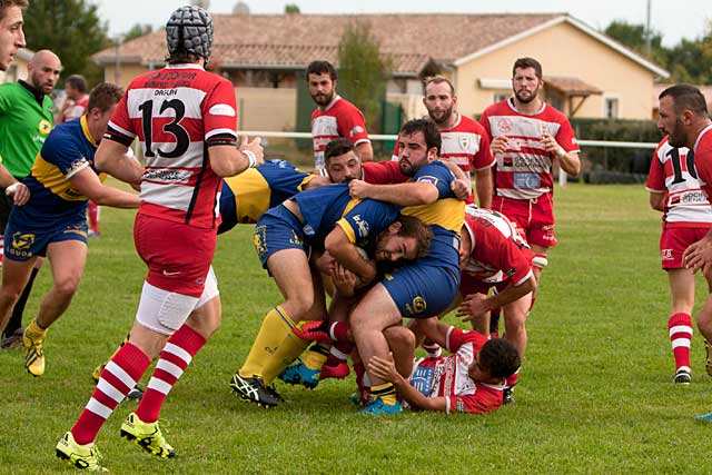 Intenables, Decoustal, Cayssille ont sans cesse attaqué la ligne. Intenables, Decoustal, Cayssille ont sans cesse attaqué la ligne.