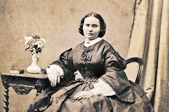 Zélie de Villeréal de Lassaigne, photographiée vers 1856-1859|Photo © Jean-Paul Epinette Zélie de Villeréal de Lassaigne, photographiée vers 1856-1859|Photo © Jean-Paul Epinette